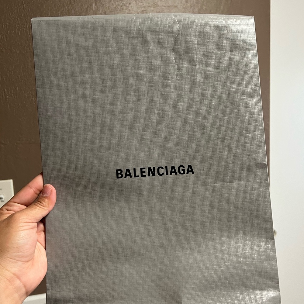 Balenciaga crossbody - Picture 8 of 12